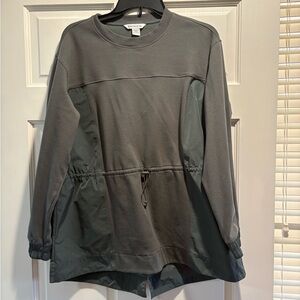 Athleta Triumph Hybrid Crewneck Sweatshirt.  ￼